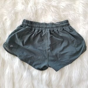 Lululemon Army Green Hotty Hot Short 2.5"